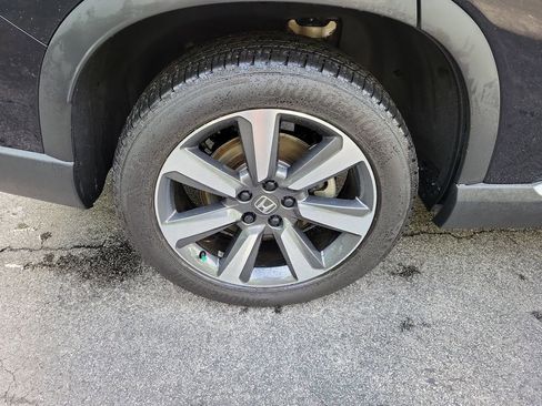 Certified 2025 Honda Pilot Elite image 6