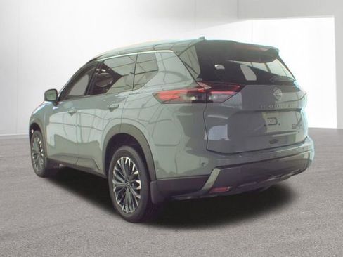 Used 2025 Nissan Rogue SL w/ Tech Package AWD/4WD image 3