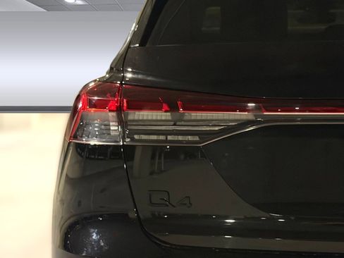 Used 2022 Audi Q4 e-tron Prestige AWD/4WD image 29