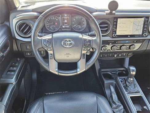 Used 2020 Toyota Tacoma TRD Off-Road image 7