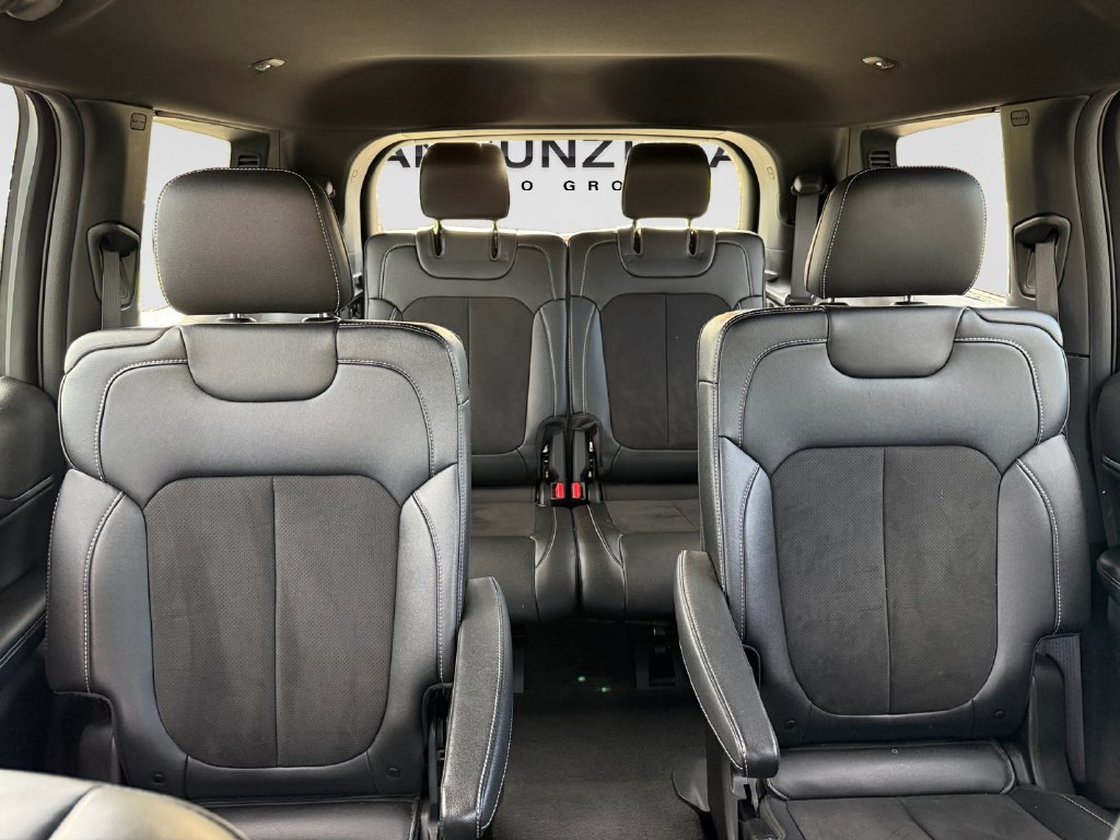 Used 2023 Jeep Grand Cherokee L Altitude AWD/4WD image 17