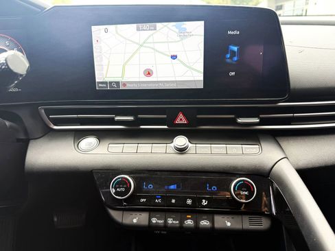 Used 2023 Hyundai Elantra SEL w/ Convenience Package FWD image 19