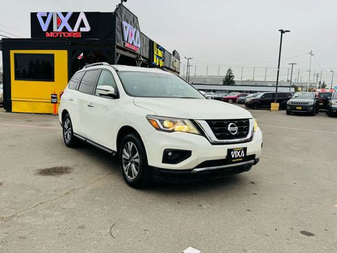Used 2017 Nissan Pathfinder SL image 3