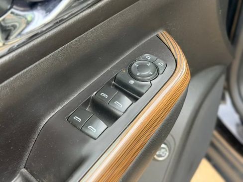 Used 2020 GMC Acadia SLE w/ Driver Convenience Package FWD image 20