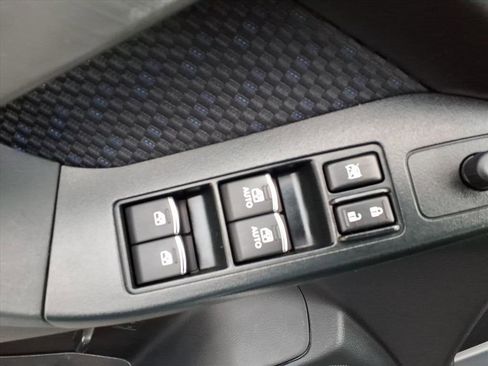 Used 2017 Subaru Forester 2.5i w/ Alloy Wheel Package image 12