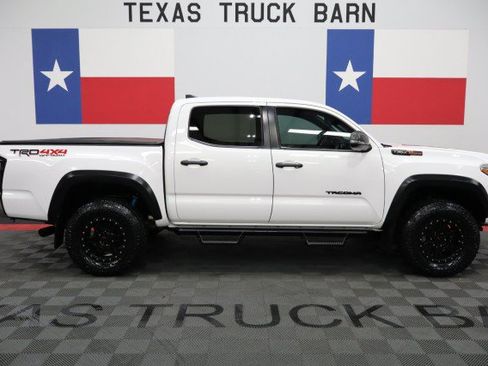 Used 2019 Toyota Tacoma TRD Off-Road AWD/4WD image 15