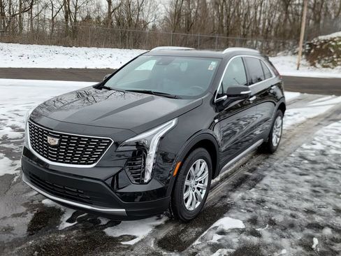 Used 2023 Cadillac XT4 Premium Luxury w/ Cold Weather Package image 5