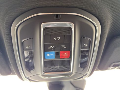 New 2025 Jeep Grand Cherokee Altitude w/ Trailer Tow Package AWD/4WD image 20