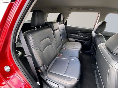 New 2026 Nissan Pathfinder SL FWD image 10