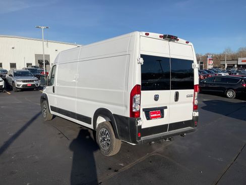 New 2026 RAM ProMaster 2500 w/ Quick Order Package 22G SLT image 4
