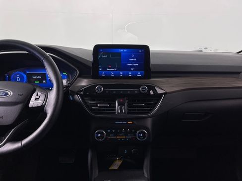 Used 2020 Ford Escape Titanium FWD image 15