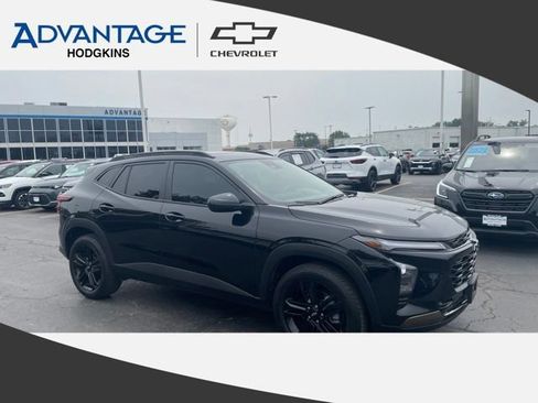 Used 2025 Chevrolet Trax ACTIV w/ Sunroof Package FWD image 1