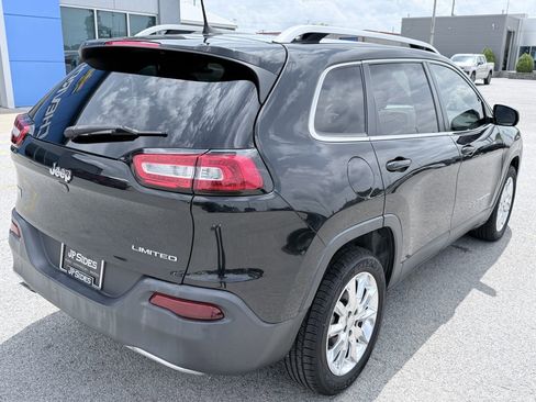 Used 2016 Jeep Cherokee Limited w/ Luxury Group FWD image 4