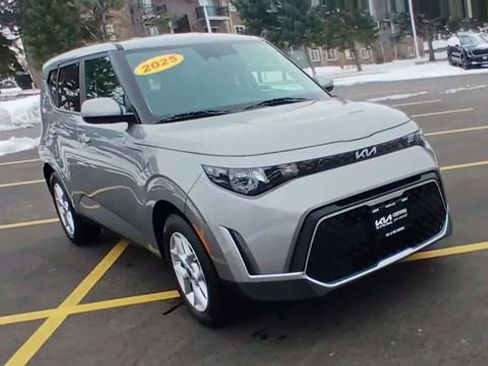 Certified 2025 Kia Soul LX w/ LX Technology Package image 5