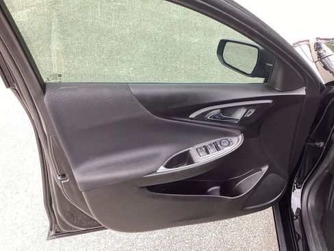Used 2023 Chevrolet Malibu LS FWD image 19