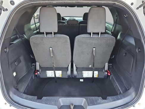 Used 2017 Ford Explorer XLT image 13