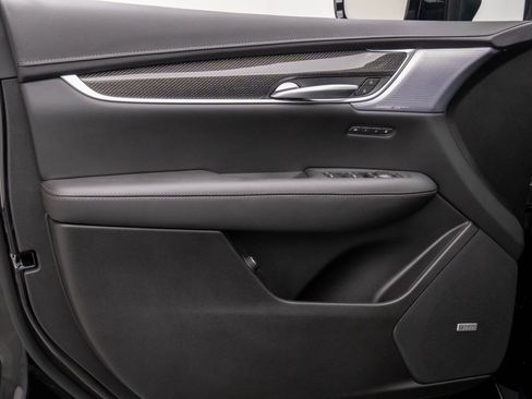 New 2026 Cadillac XT5 Sportv w/ LPO, Floor Liner Package AWD/4WD image 15
