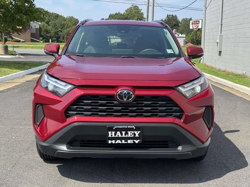 Used 2025 Toyota RAV4 XLE AWD/4WD image 25