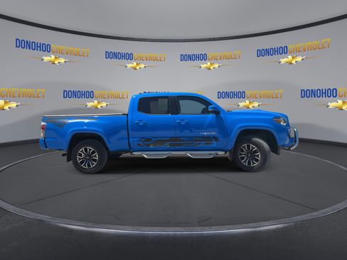 Used 2021 Toyota Tacoma TRD Sport w/ Technology Package image 12