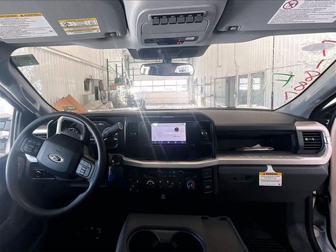 New 2026 Ford F250 XL w/ XL Chrome Package image 12