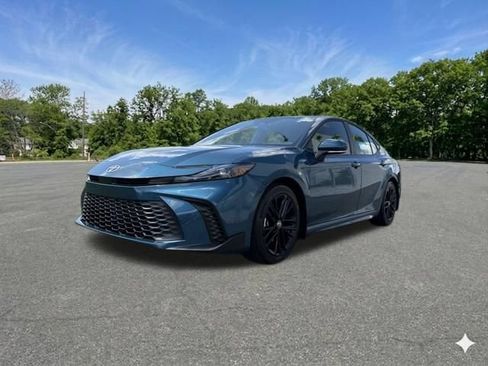Used 2026 Toyota Camry SE w/ Convenience Package FWD image 4