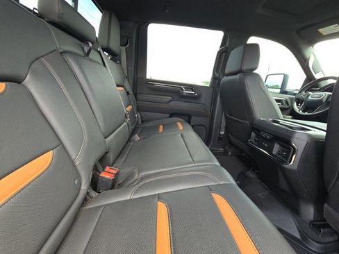 Used 2025 GMC Sierra 2500 AT4 AWD/4WD image 15