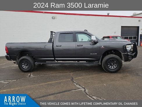 Used 2024 RAM 3500 Laramie w/ Sport Appearance Package image 14