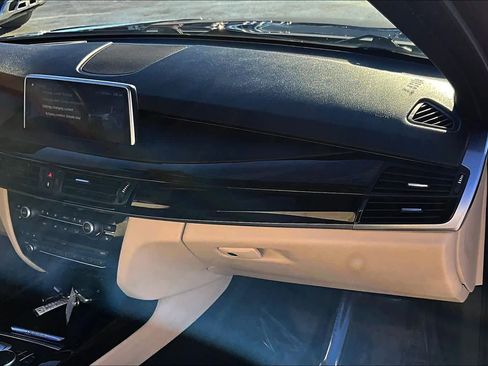 Used 2018 BMW X5 xDrive40e image 17