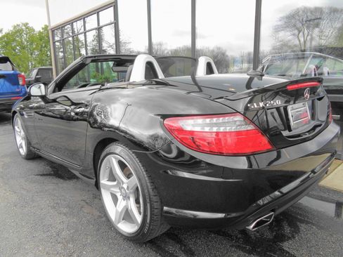 Used 2013 Mercedes-Benz SLK 250 w/ Premium I Pkg image 7