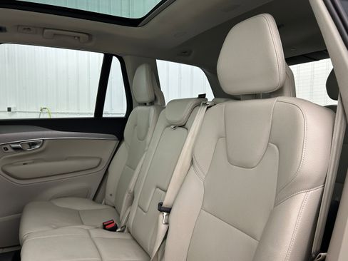Used 2021 Volvo XC90 T5 Momentum w/ Advanced Package image 28