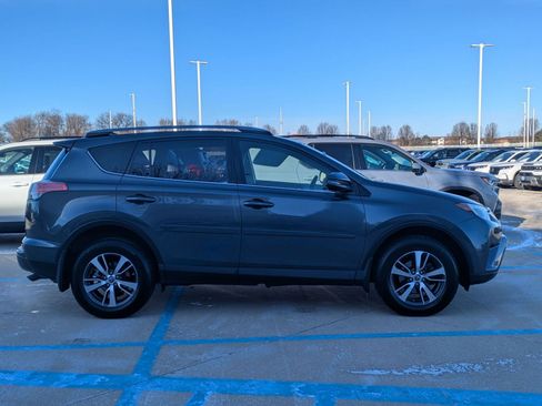 Used 2017 Toyota RAV4 XLE image 5