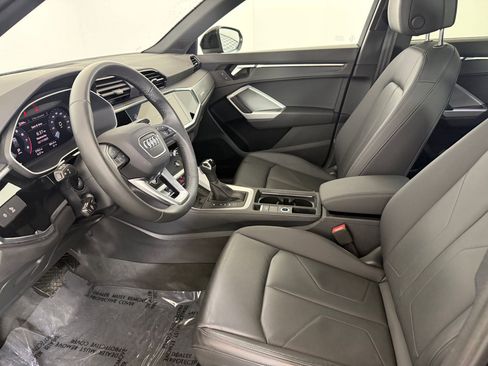 Used 2025 Audi Q3 2.0T Premium w/ Convenience Package image 5