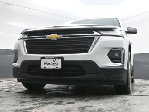 Used 2023 Chevrolet Traverse LS image 33