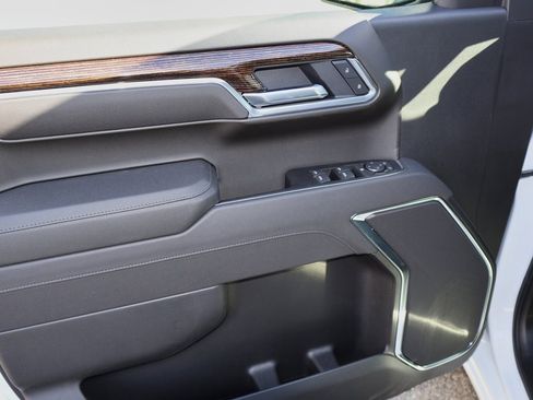 New 2026 GMC Sierra 1500 Elevation image 12