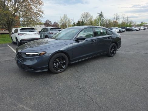 Certified 2025 Honda Accord SE image 3