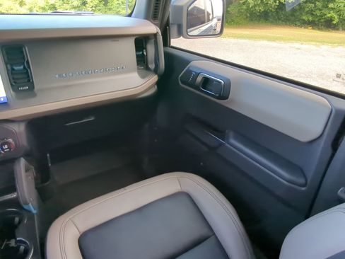 Used 2024 Ford Bronco Wildtrak AWD/4WD image 15
