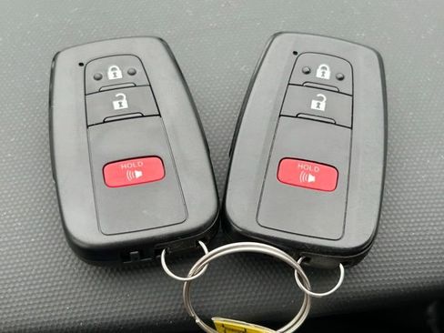 Used 2022 Toyota 4Runner TRD Off-Road Premium image 17