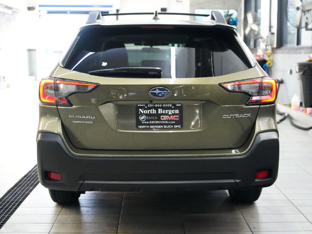 Used 2024 Subaru Outback Premium AWD/4WD image 7
