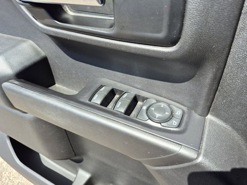 Used 2020 GMC Sierra 1500 4x4 Crew Cab w/ Sierra Value Package image 13