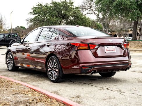 Used 2024 Nissan Altima 2.5 SV w/ SV Premium Package image 7