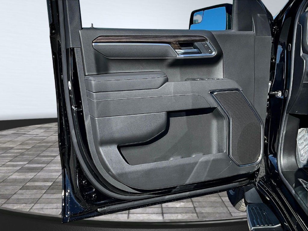 New 2026 Chevrolet Silverado 1500 RST w/ LPO, Dark Essentials Package AWD/4WD image 23