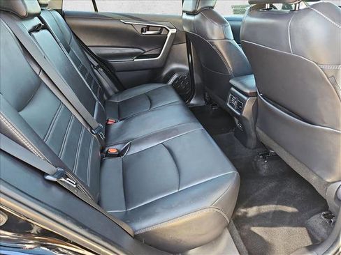 Used 2022 Toyota RAV4 XLE Premium image 21