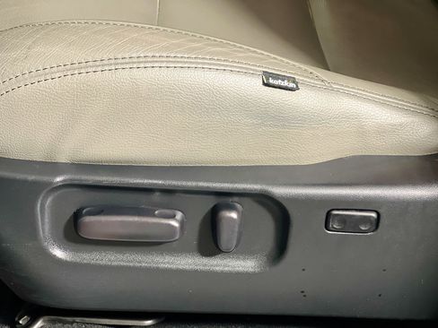 Used 2022 Toyota Tacoma SR5 w/ Technology Package image 15