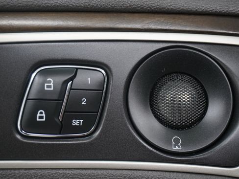 Used 2019 Lincoln MKZ Reserve w/ Reserve Plus Package FWD image 17