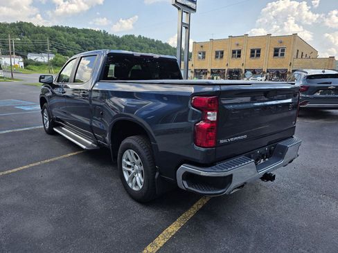 Used 2022 Chevrolet Silverado 1500 LT AWD/4WD image 6