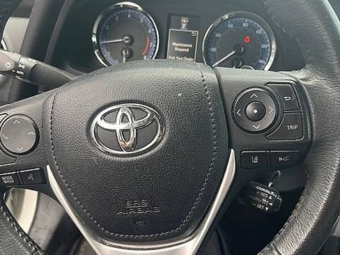 Used 2018 Toyota Corolla SE FWD image 34
