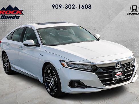 Used 2022 Honda Accord Touring image 3