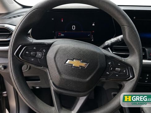 Used 2025 Chevrolet TrailBlazer LS FWD image 11