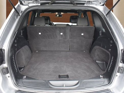 Used 2020 Jeep Grand Cherokee Laredo w/ 18" Wheel & 8.4" Radio Group image 26