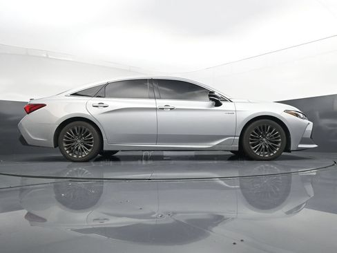 Used 2020 Toyota Avalon XSE FWD image 30